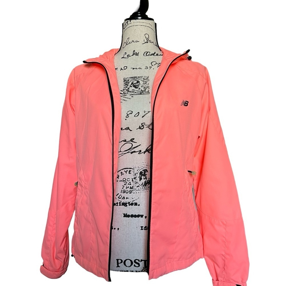 New Balance Coral Well Worn & Still Running Hooded Windbreaker Jacket - Small - Picture 3 of 16